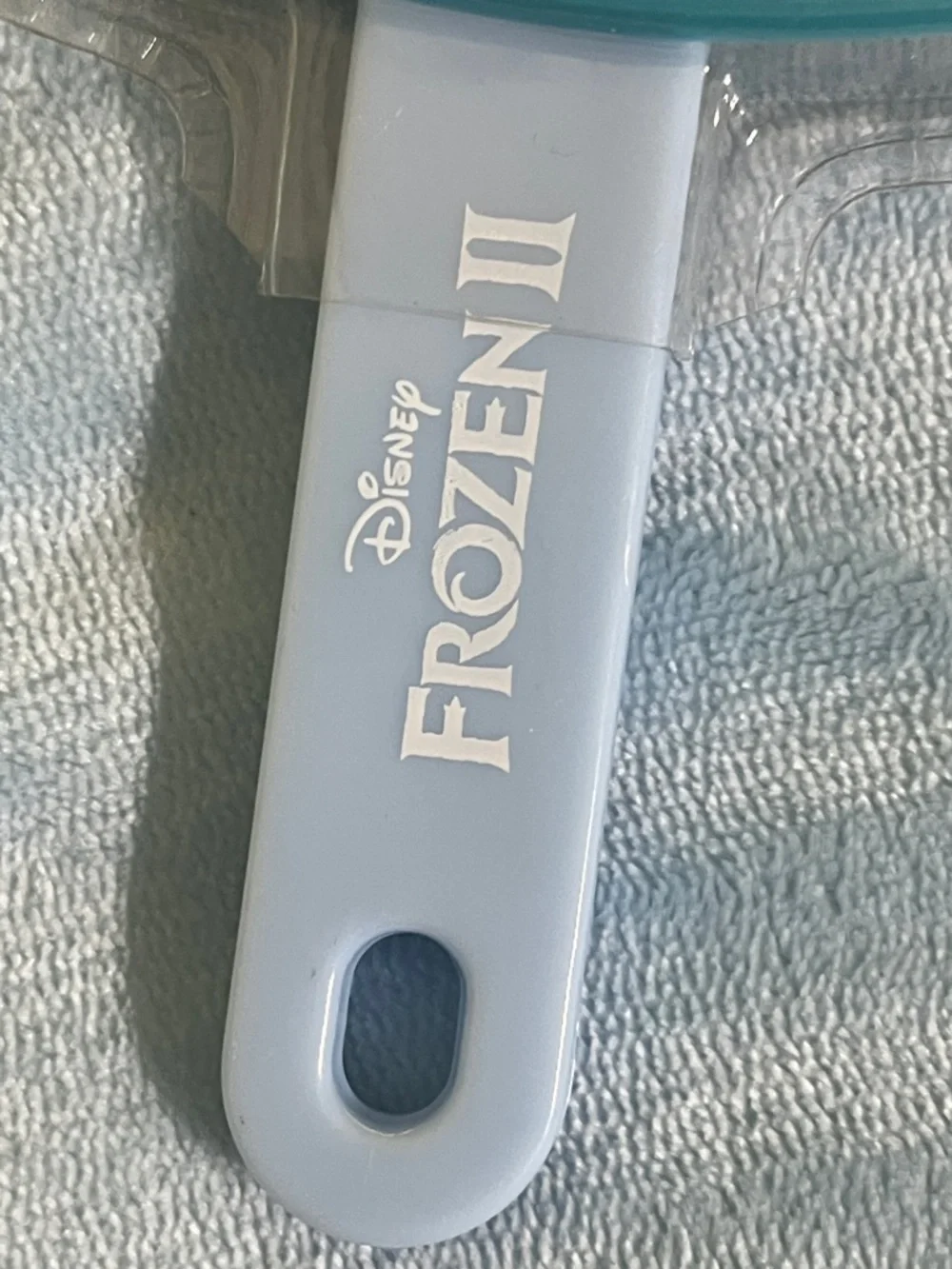 NEW Disney Frozen II Elsa Detangling Hairbrush